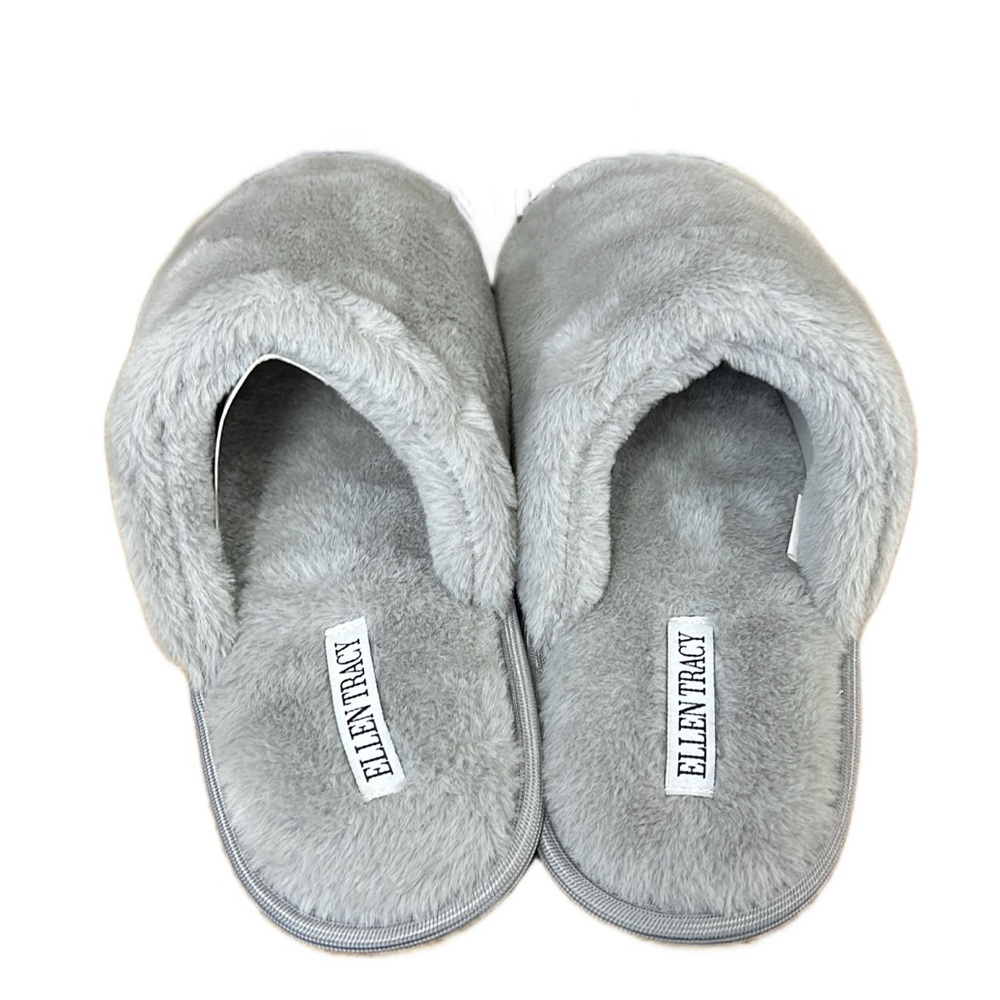 Women’s Ellen Tracy Comfortable Gray Fuzzy Slippers